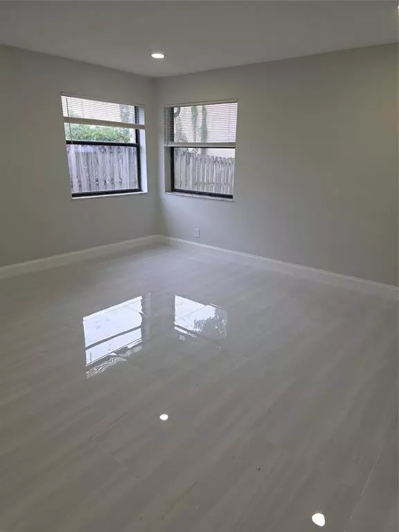 Davie, FL 33331,6701 W Wedgewood Ave