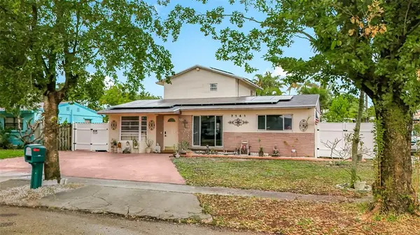 Hollywood, FL 33024,7141 Custer St