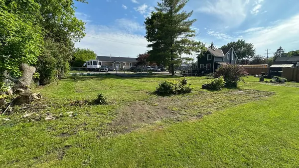 Gananoque, ON K7G 2K1,376 SECOND ST