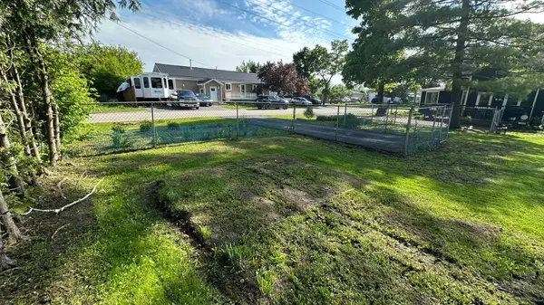 Gananoque, ON K7G 2K1,376 SECOND ST