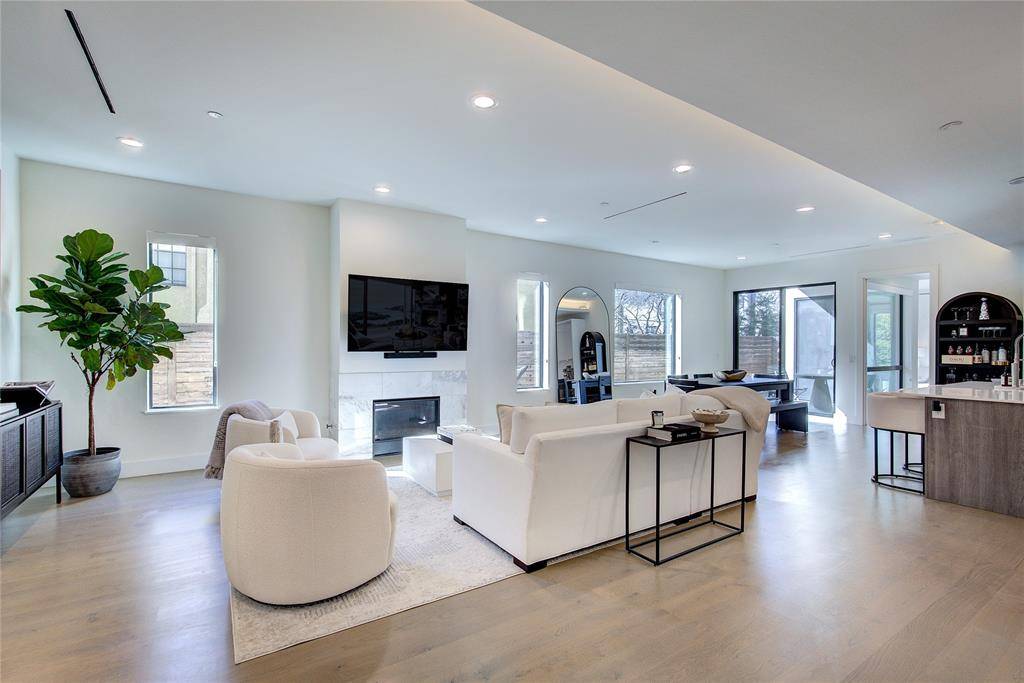 3923 Cole Avenue #103, Dallas, TX 75204