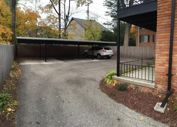 Birmingham, MI 48009,700 Ann ST