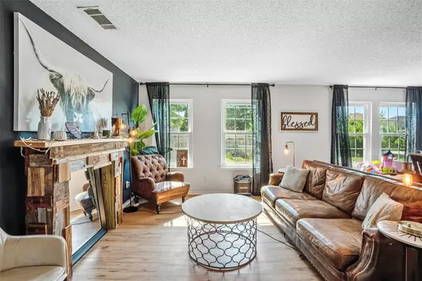 2464 Arroyo Springs Drive, Grand Prairie, TX 75052