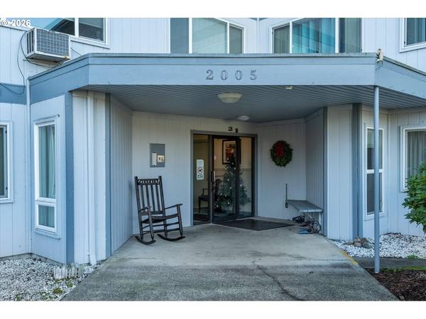 2005 TIBBETTS DR #209, Longview, WA 98632