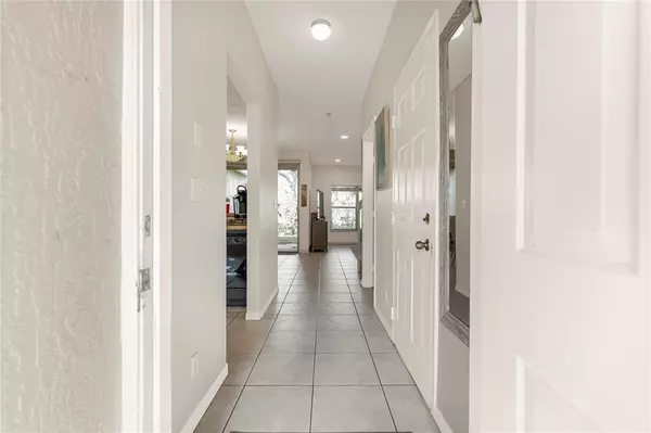 Boynton Beach, FL 33437,6426 Park Lake Cir #6426