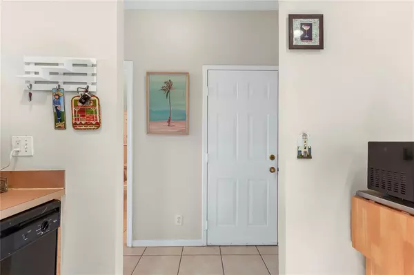 Boynton Beach, FL 33437,6426 Park Lake Cir #6426