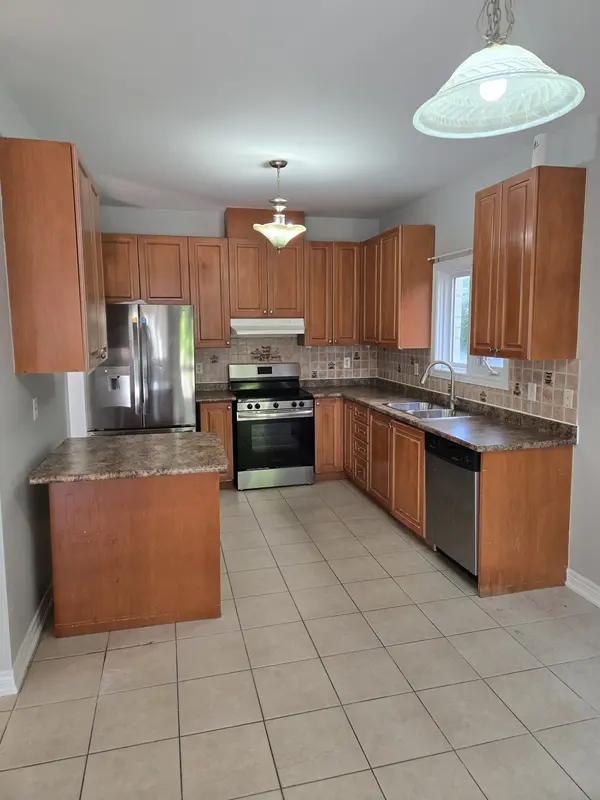 Milton, ON L9T 6W8,446 Pettite TRL W #Main Unit