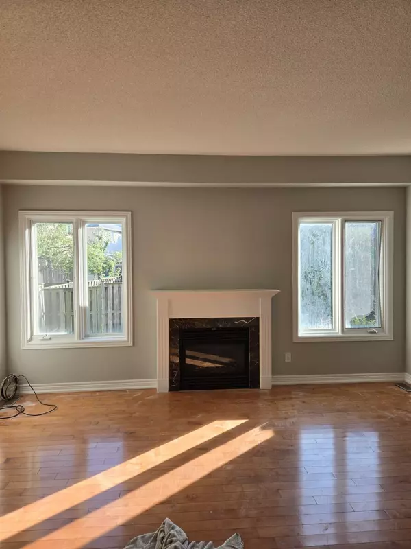 Milton, ON L9T 6W8,446 Pettite TRL W #Main Unit