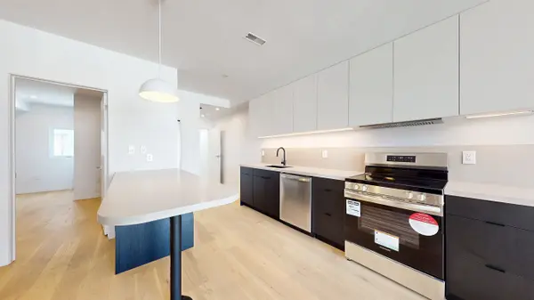 Toronto W02, ON M6P 2A1,3122 Dundas ST W #Unit 4