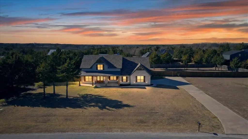 341 Guy Lane, Pottsboro, TX 75076