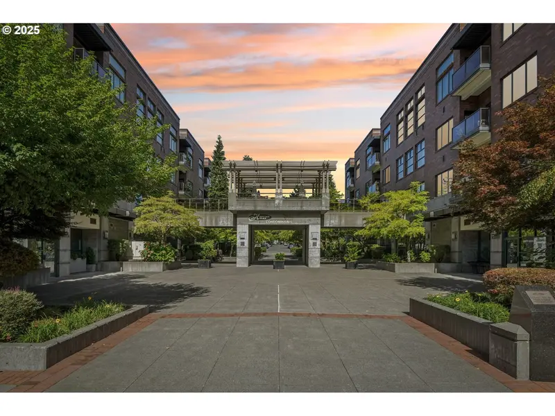 300 W 8TH ST #206, Vancouver, WA 98660