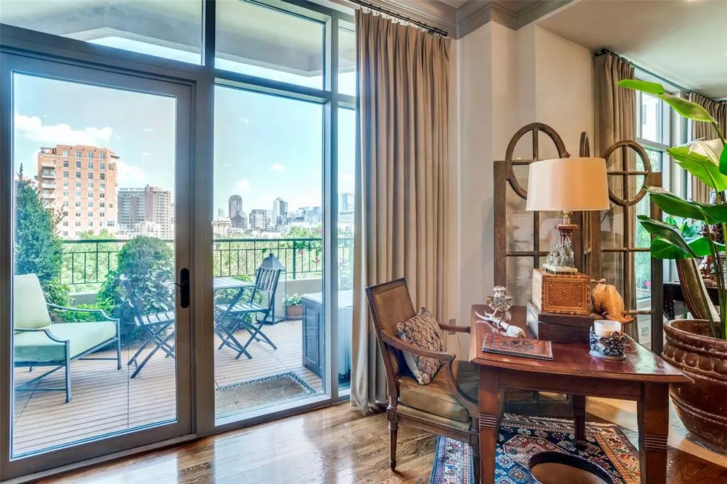 Dallas, TX 75219,2828 Hood Street #403