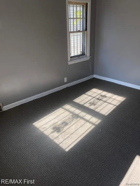 Detroit, MI 48224,8850 Farmbrook ST