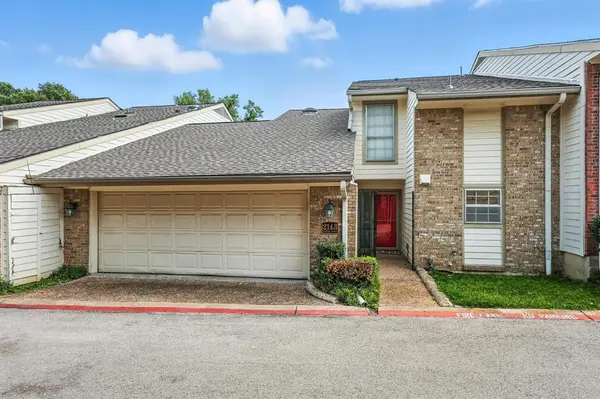 Dallas, TX 75208,2143 Kessler Court #38