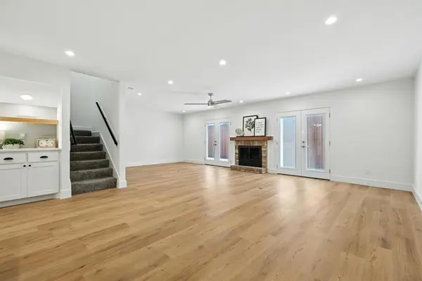 Dallas, TX 75208,2143 Kessler Court #38