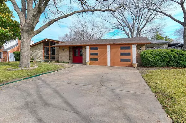 112 Cloudcrest Drive, Desoto, TX 75115