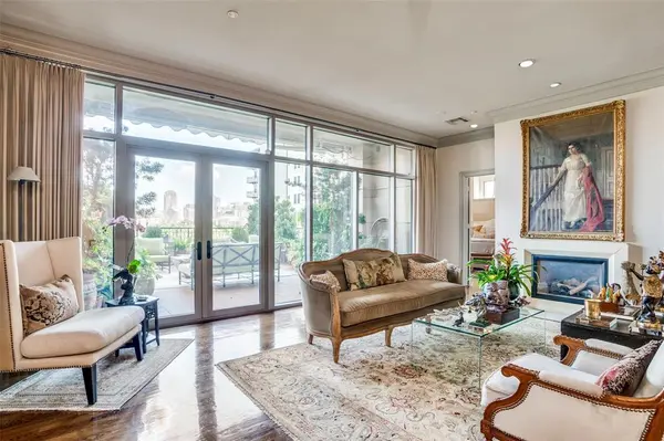 Dallas, TX 75219,2828 Hood Street #403