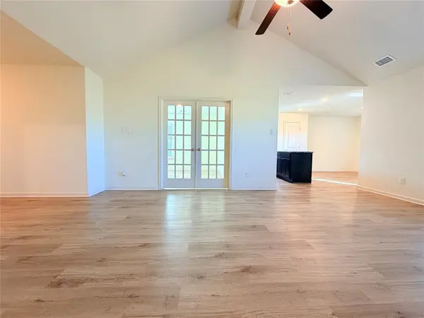 Ponder, TX 76259,1811 Fergus