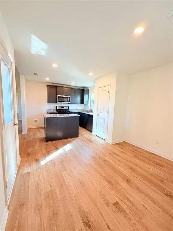 Ponder, TX 76259,1811 Fergus