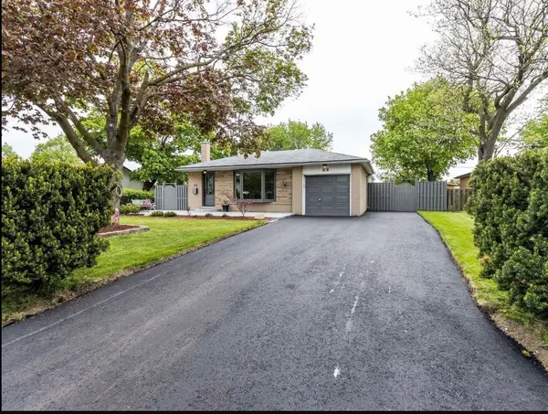 Brampton, ON L6T 1M7,64 Brookdale CRES