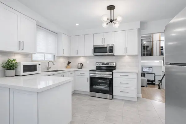 Brampton, ON L6V 2P9,33 Tolton DR S