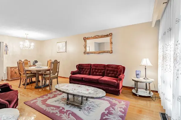 Brampton, ON L6V 2P9,33 Tolton DR S