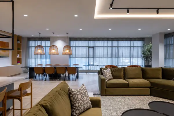 Mississauga, ON L5M 2T2,2495 Eglinton AVE W #1607