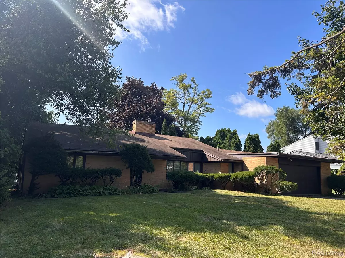 White Lake, MI 48386,10023 Cedar SHRS