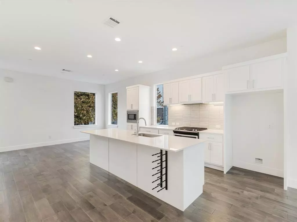 Dallas, TX 75204,1771 McCoy Street #305