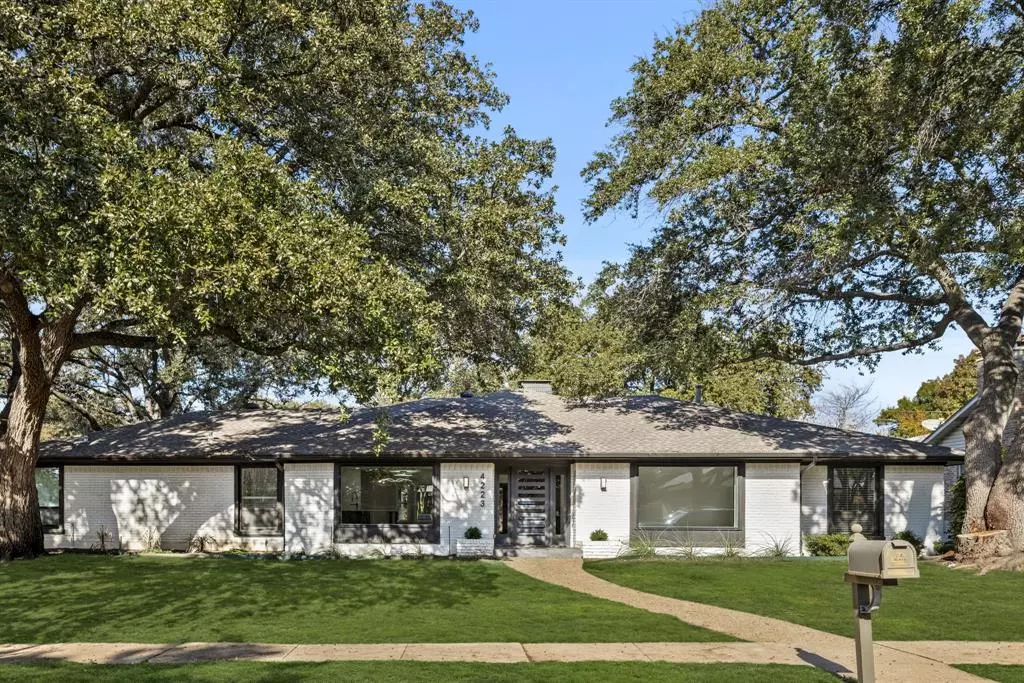 Dallas, TX 75244,4223 Boca Bay Drive