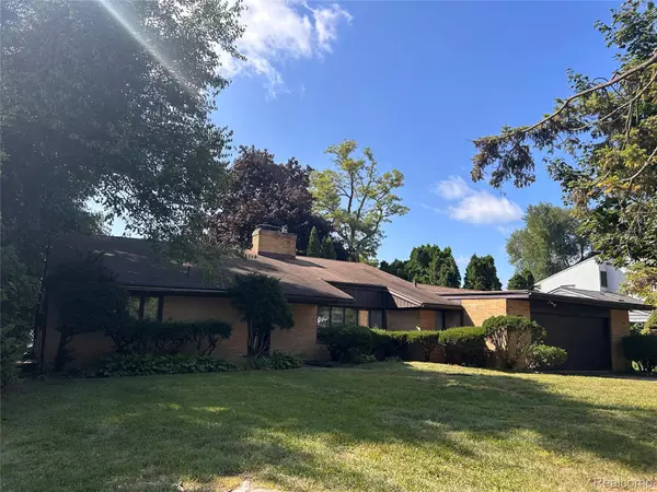 White Lake, MI 48386,10023 Cedar SHRS