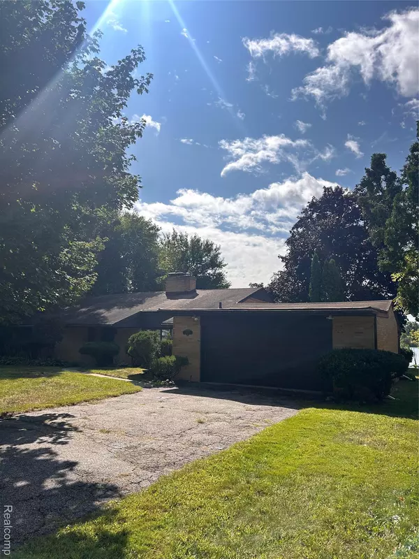 White Lake, MI 48386,10023 Cedar SHRS