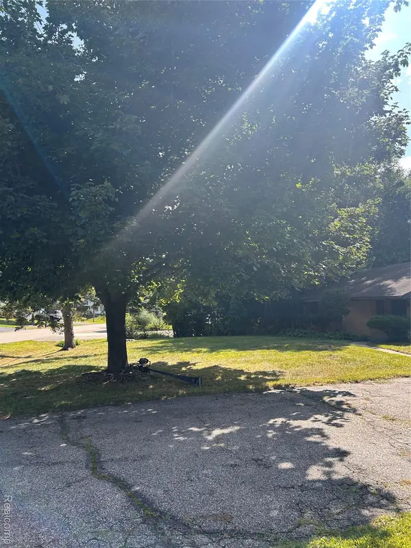 White Lake, MI 48386,10023 Cedar SHRS