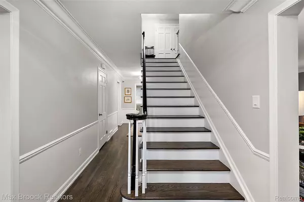 Bloomfield Hills, MI 48304,692 Bennington DR