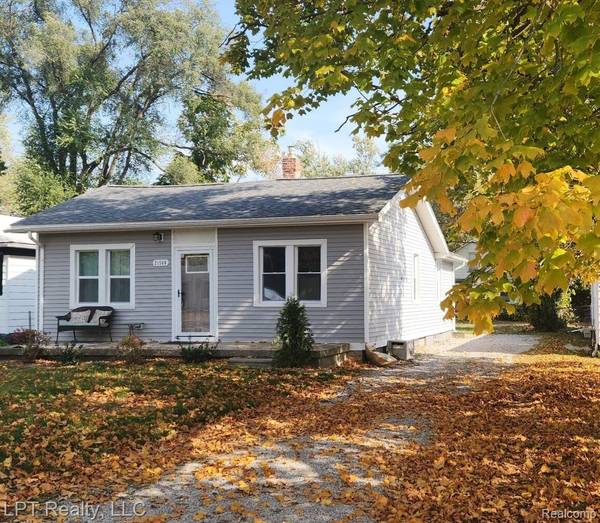 21560 Poinciana ST, Southfield, MI 48033