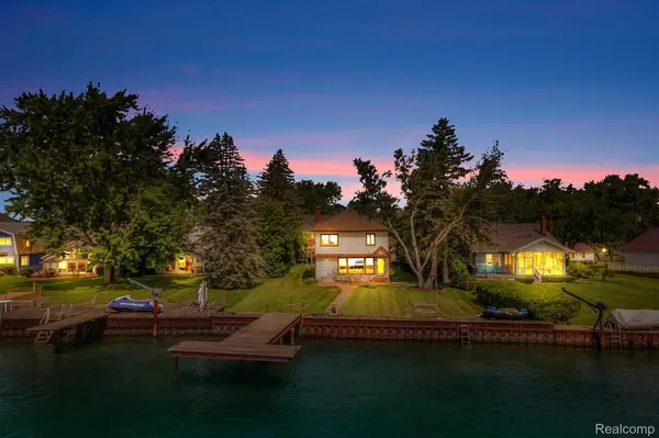 429 Edgewater, Algonac, MI 48001