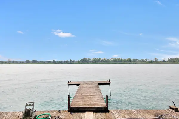 429 Edgewater, Algonac, MI 48001