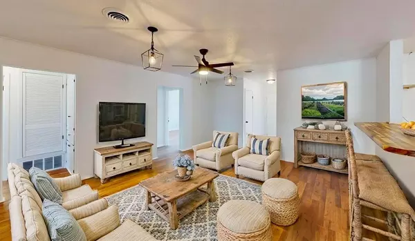 Brady, TX 76825,2013 S High Street