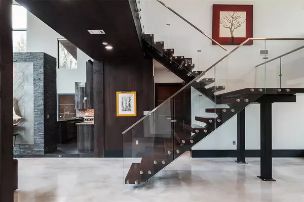 Dallas, TX 75230,6766 Northaven Road