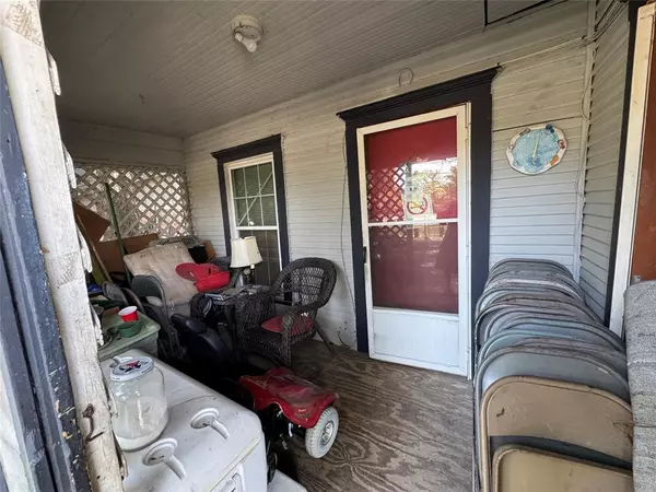 Dallas, TX 75212,3831 Bernal