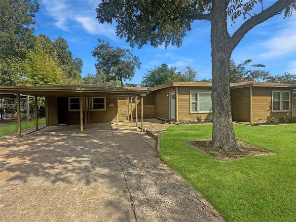 Fort Worth, TX 76112,6713 Norma Street