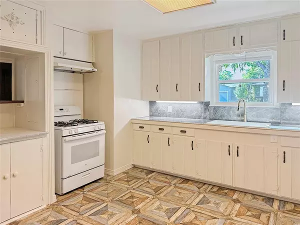 Fort Worth, TX 76112,6713 Norma Street