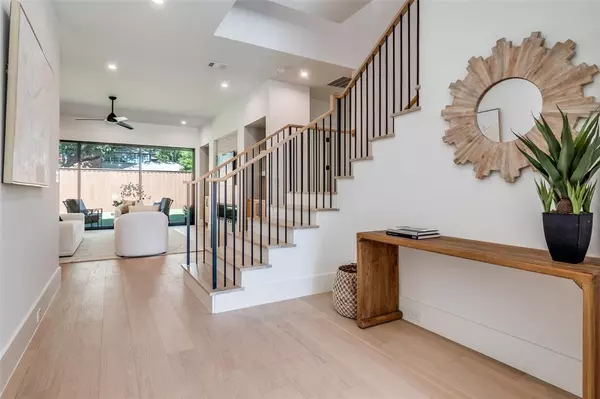 Dallas, TX 75209,5321 Emerson Avenue