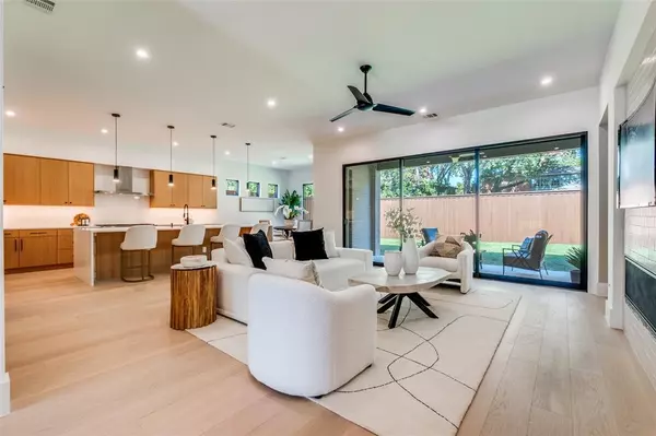 Dallas, TX 75209,5321 Emerson Avenue