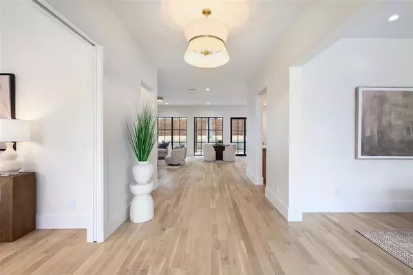 Dallas, TX 75214,6414 Blanch Circle