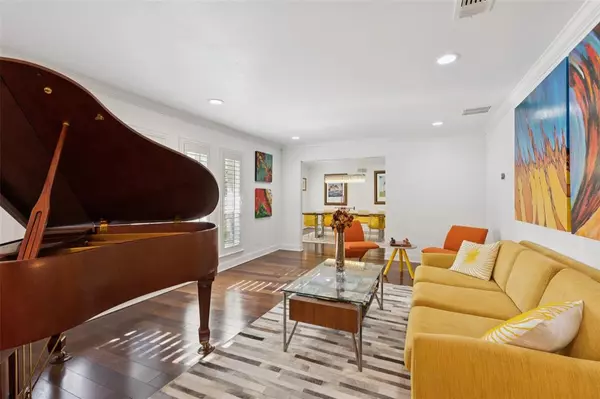 Dallas, TX 75230,7537 Royal Place