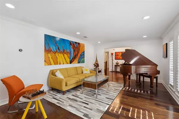 Dallas, TX 75230,7537 Royal Place