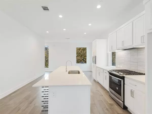 Dallas, TX 75204,1771 McCoy Street #305