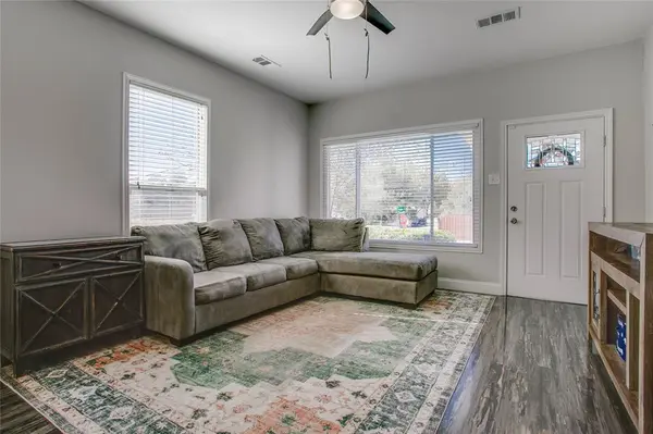 Dallas, TX 75208,834 S Polk Street