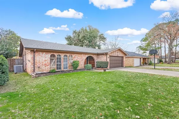 Bedford, TX 76022,1632 Winchester Way